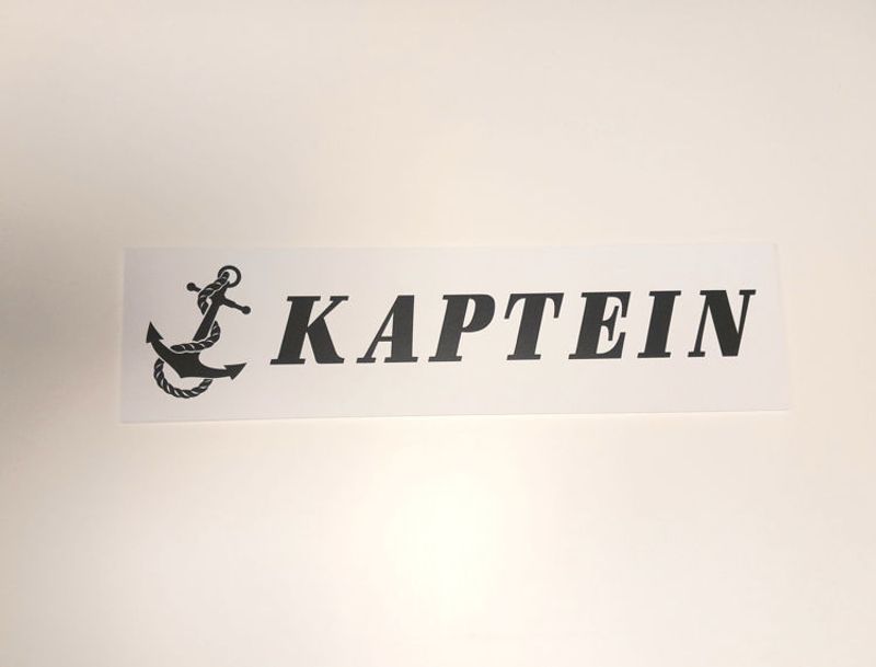 Kaptein plastskilt 10x40 cm
